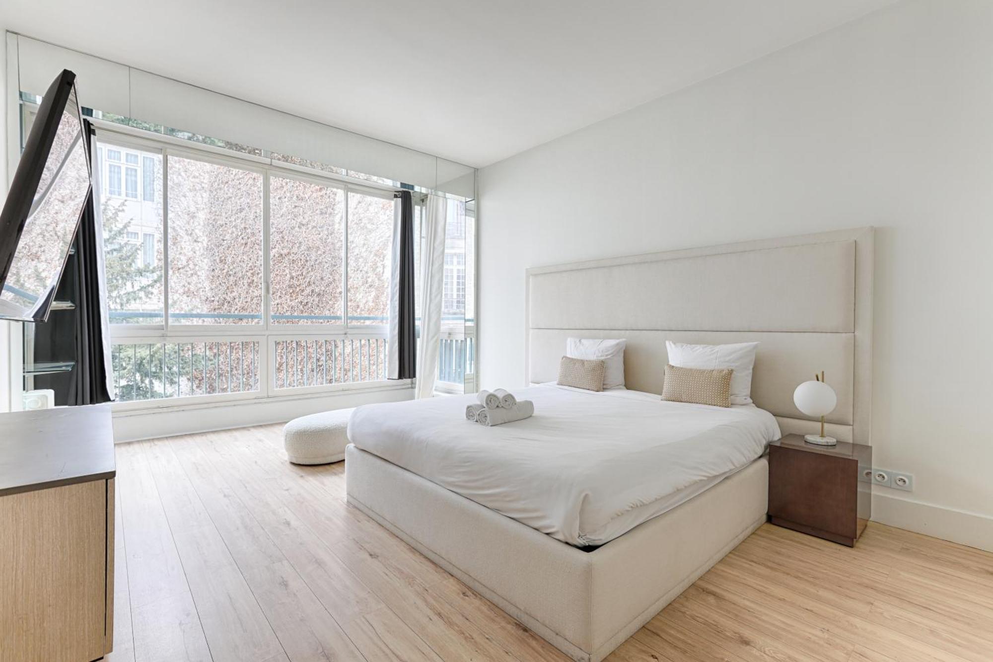 Luxury Montaigne Avenue 4p Appartement *